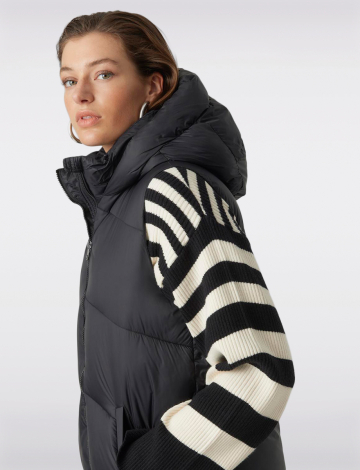 Gilet Long Noir Doublé à Capuche avec Fentes Latérales et Poches par Vero Moda