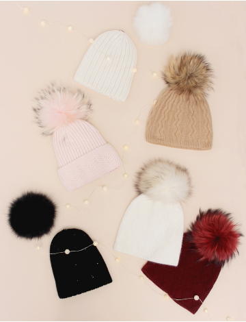 Tuque avec Pompon Amovible en Fourure Veritable par Saki